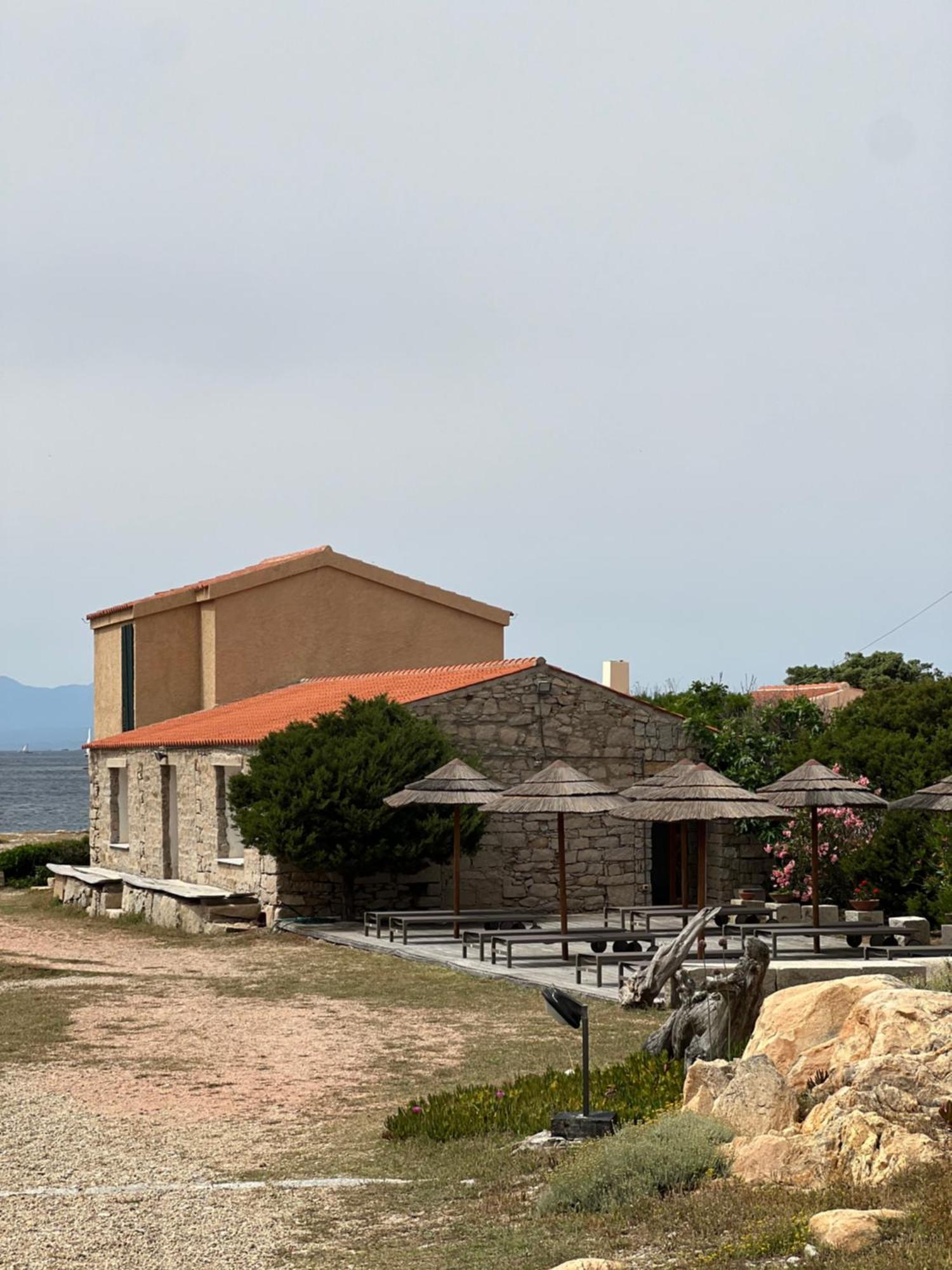 Appartamento Il Paguro A Cala Francese La Maddalena  Exterior foto